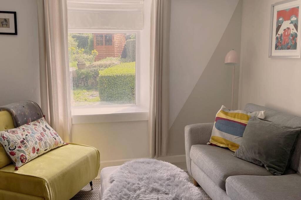 Cosy 2-Bedroom Family Cottage Centrally Located. Leedstown Bagian luar foto