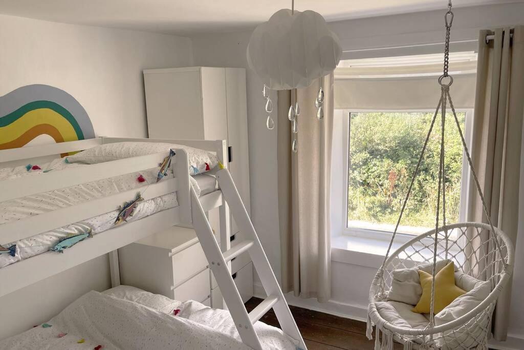 Cosy 2-Bedroom Family Cottage Centrally Located. Leedstown Bagian luar foto
